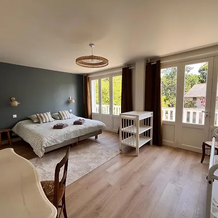 L'ecrin De Famille Maison & Bourg Gold Kwatera prywatna *