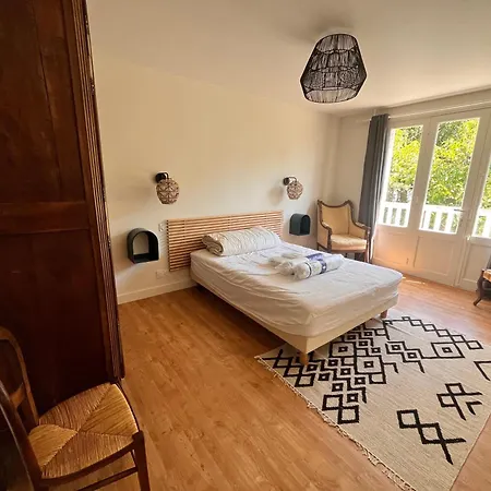 Kwatera prywatna L'ecrin De Famille Maison & Bourg Gold