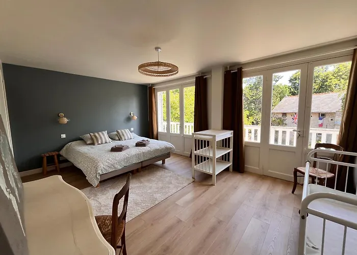 L'ecrin De Famille Maison & Bourg Gold 홈스테이 *