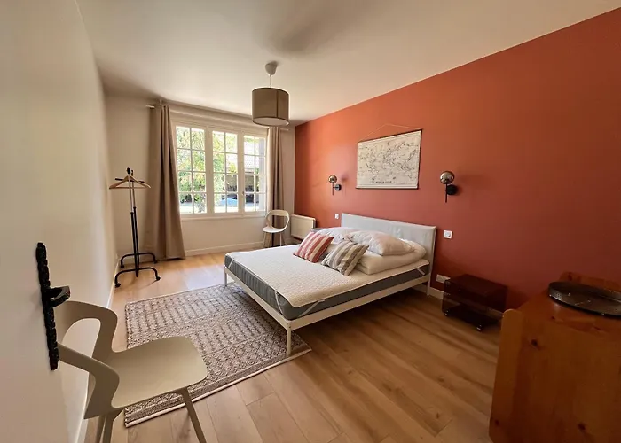 홈스테이 L'ecrin De Famille Maison & Bourg Gold *