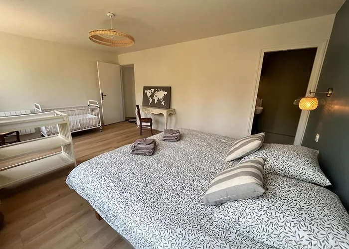 L'ecrin De Famille Maison & Bourg Gold 홈스테이 *